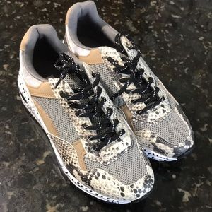 Steven madden sneaker